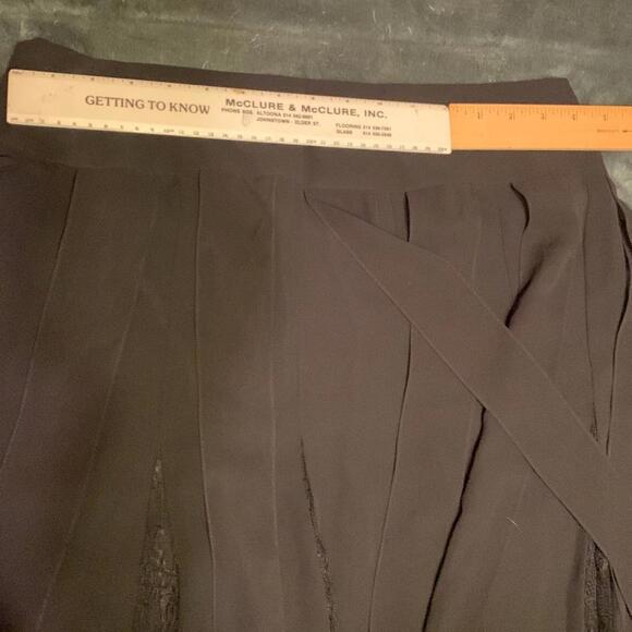 Gorgeous Flared and Lined Black Sheeth Skirt size 10 - Picture 11 of 12